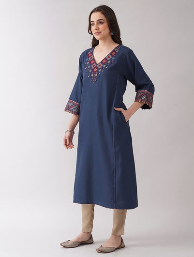 Women Blue Wool Cotton V Neck Straight Fit Kurta - M