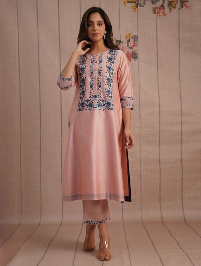 Women Pink Embroidered Sik Cotton Kurta With Lining