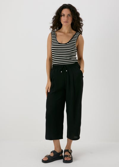 Black Airflow Cropped Trousers