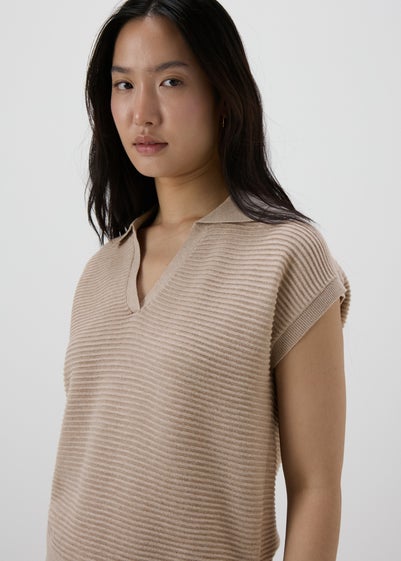 Et Vous Stone V-Neck Collar T-Shirt