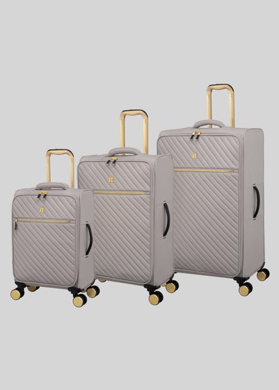 IT Luggage Desirable Sand Suitcase