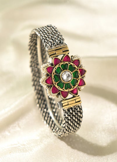 Women Gold Tone Kundan Openable Bangle