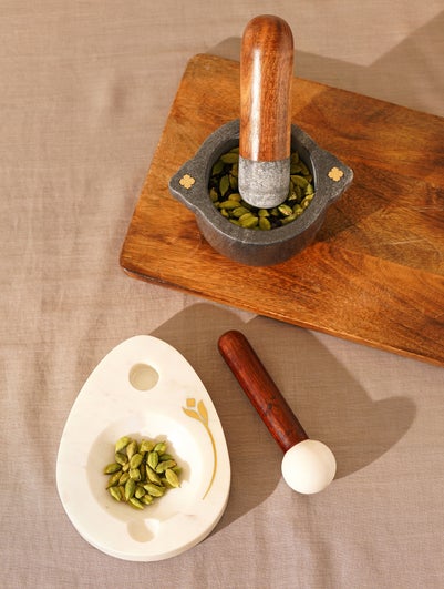 White Marble Mortar Pestle With Brass Inlay