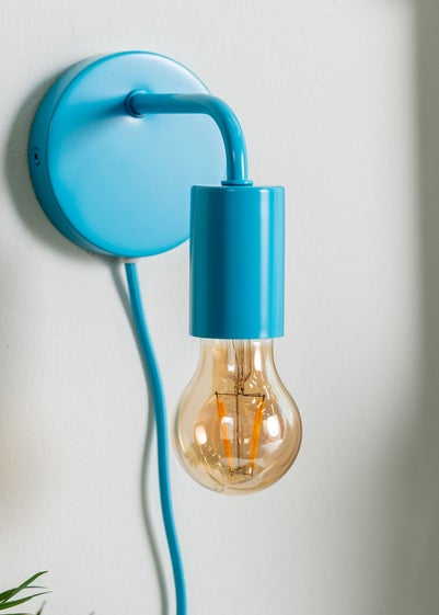 ValueLights Jordy Blue Colour Pop Plug In Wall Light (13cm x 14cm x 10cm)