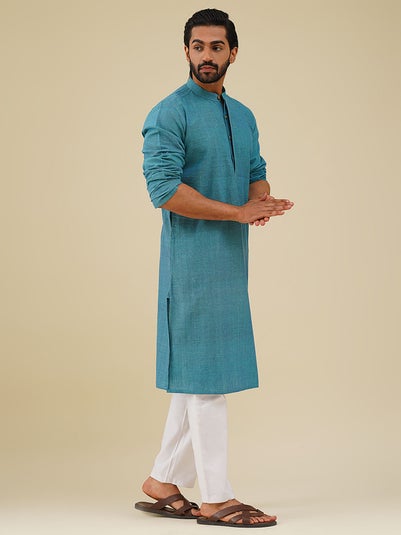 MacMonte Men Sky Blue Cotton Full Sleeve Solid Kurta with Concealed Threadwork Placket - S