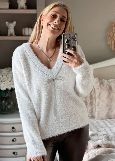 In The Style Stacey Solomon White Embellished Bow Jumper