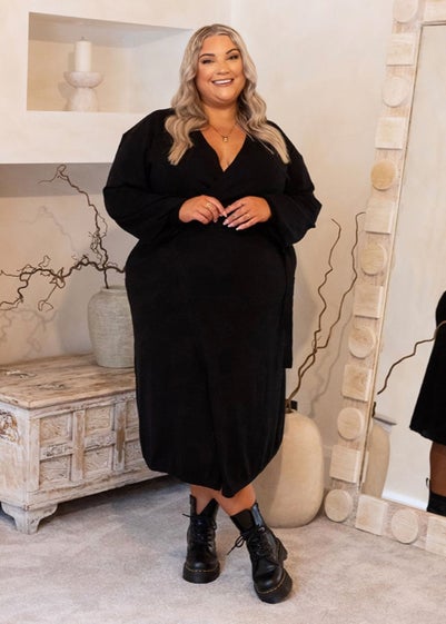 In The Style Jess Millichamp Black Knit Wrap Midi Dress