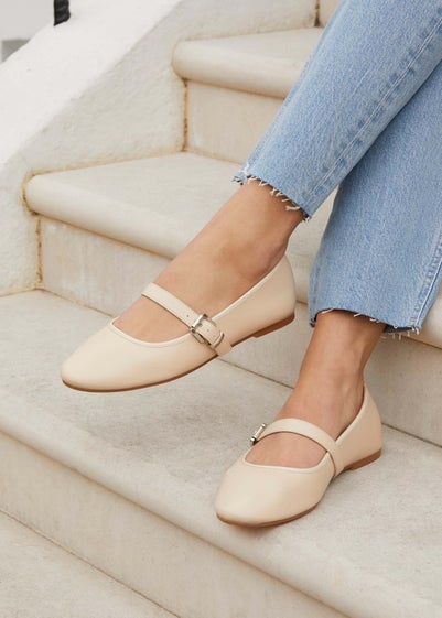 Linzi Odette Nude Faux Leather Mary Jane Pumps