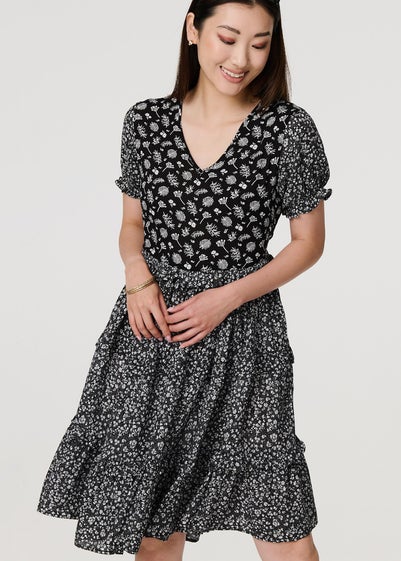 Izabel London Black Floral Short Sleeve Tiered Skater Dress