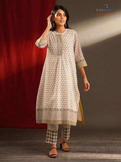 Women White Cotton silk Straight Fit Block print Kurta