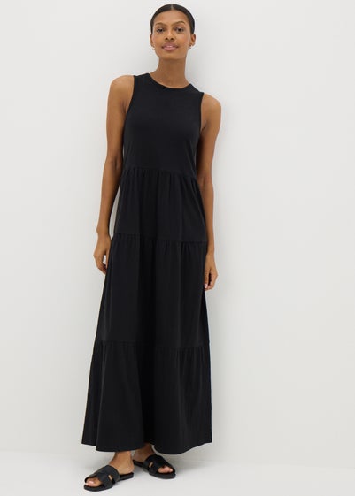 Black Sleeveless Tiered Dress