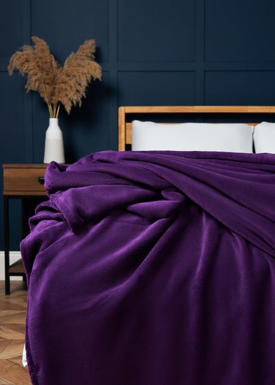 BHS Microfleece Plum Throw (140 x 180cm)