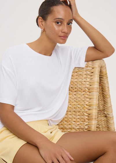 White Crew Neck Relaxed Fit T-Shirt