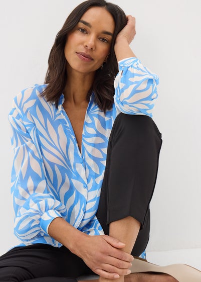 Et Vous Blue Palm V-Neck Blouse