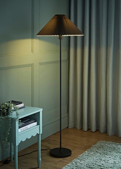 ValueLights Akira Black Floor Lamp with Black Tapered Shade (156cm x 53cm x 53cm)