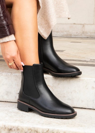 Linzi Dalston Black Faux Leather Classic Chelsea Boot