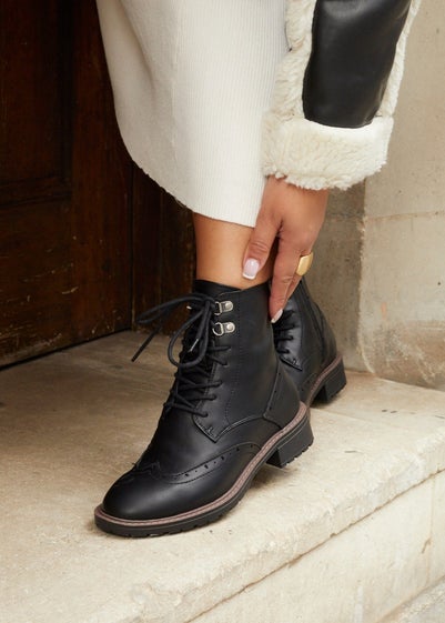 Linzi Ashleigh Black Faux Leather Lace Up Military Boot