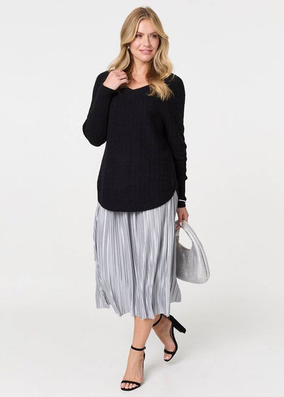 Izabel London Black Textured V-Neck Relaxed Curve Hem Jumper