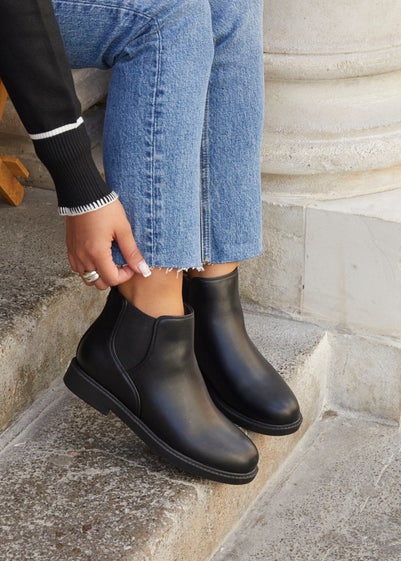 Linzi Fauna Wide Fit Black Faux Leather Classic Chelsea Boot