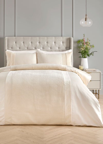 Soiree Iras Velvet Natural Duvet Cover Set