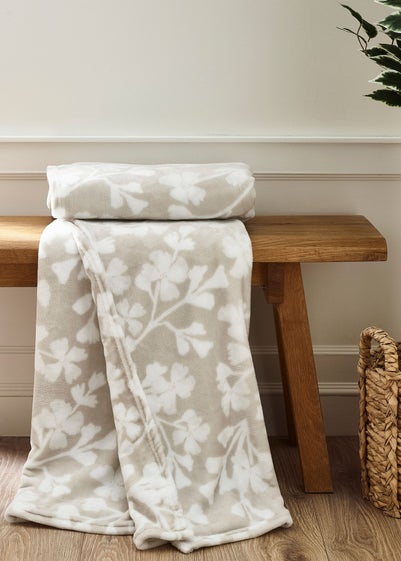 Catherine Lansfield Brooke Floral Cosy Fleece 200x240cm Blanket Throw