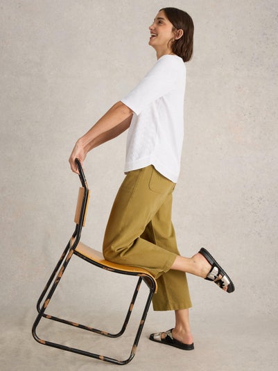 T-Shirt Weaver mit Keilausschnitt