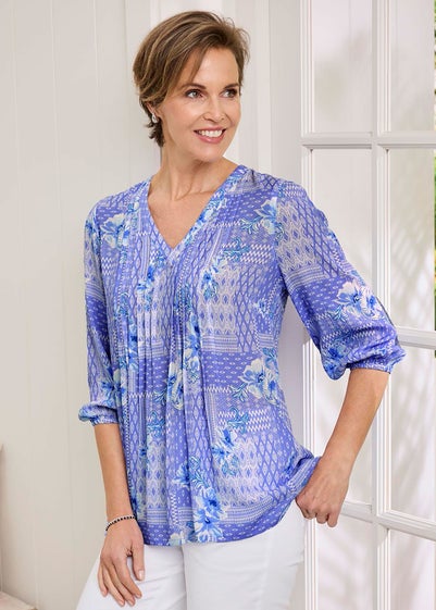 Cotton Traders Light Blue 3/4 Sleeve V Neck Printed Crinkle Top