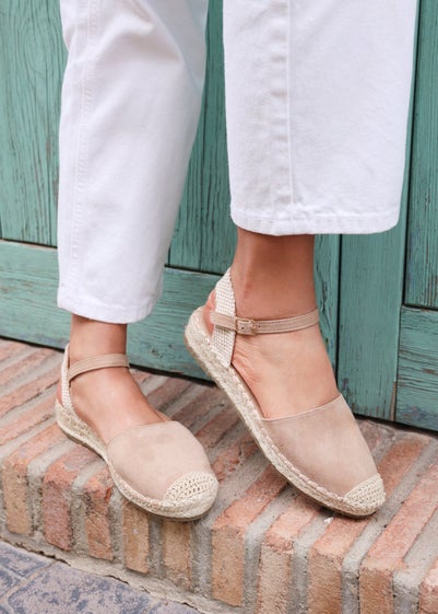 Linzi Neroli Taupe Suede Closed Toe Espadrille Flatform Sandal