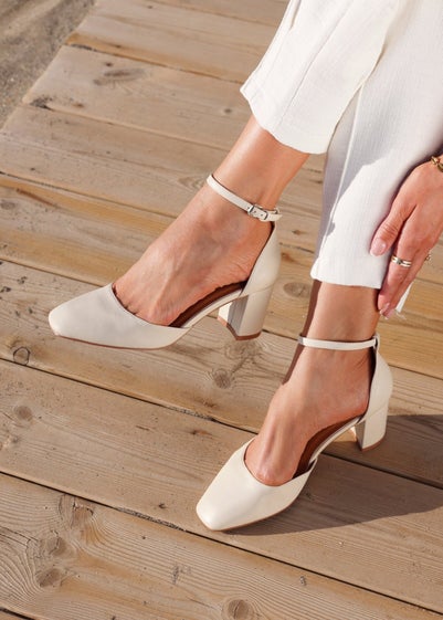 Linzi Sydney Sand Faux Leather Square Toe Court Heel