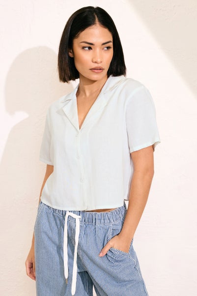 PixieGirl Petite White Linen Cropped Short Sleeve Shirt