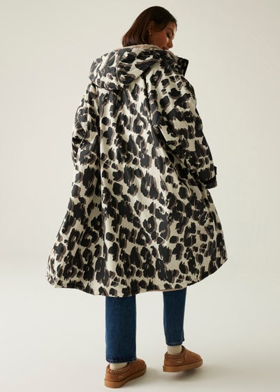 Regatta Ecru Adult Waterproof Changing Waterproof Robe