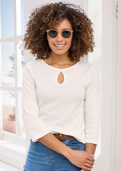Cotton Traders Ivory Wrinkle Free 3/4 Sleeve Key Hole Neck Top