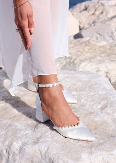 Linzi Swan Ivory Satin Bridal Low Block Court Heels