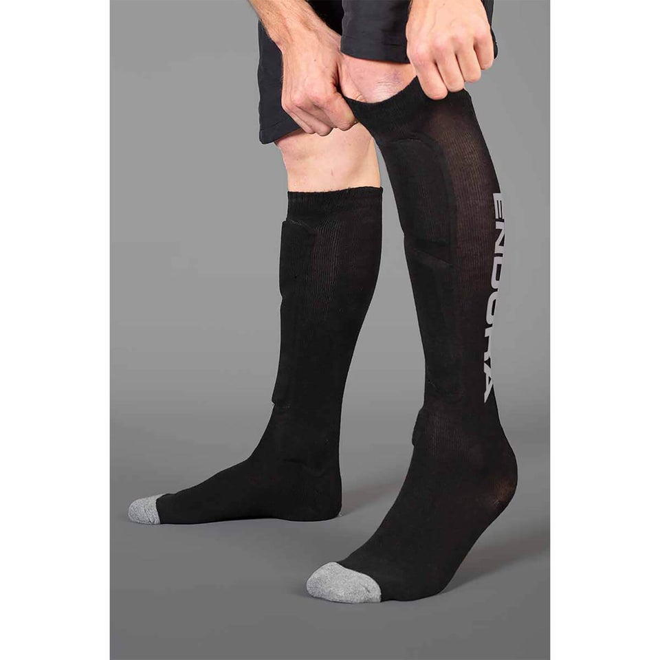 SingleTrack Schienbeinprotektor Socken für Herren - Waldgrün