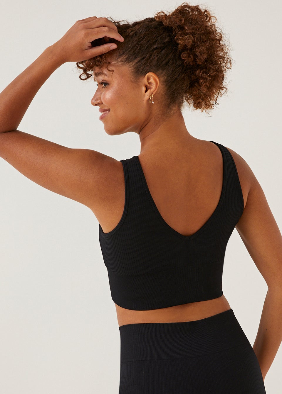 Souluxe Black Ribbed Sports Crop Top