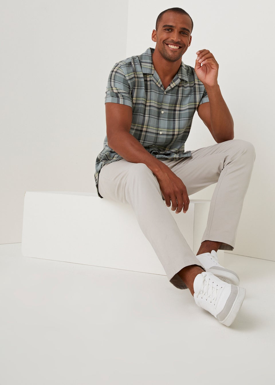 Bone Slim Fit Stretch Chinos