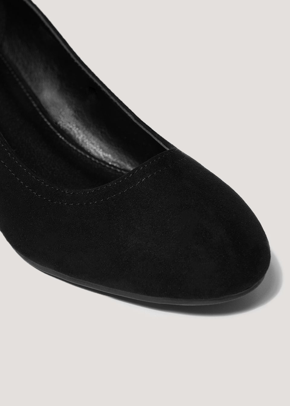 Black Round Toe Block Heels