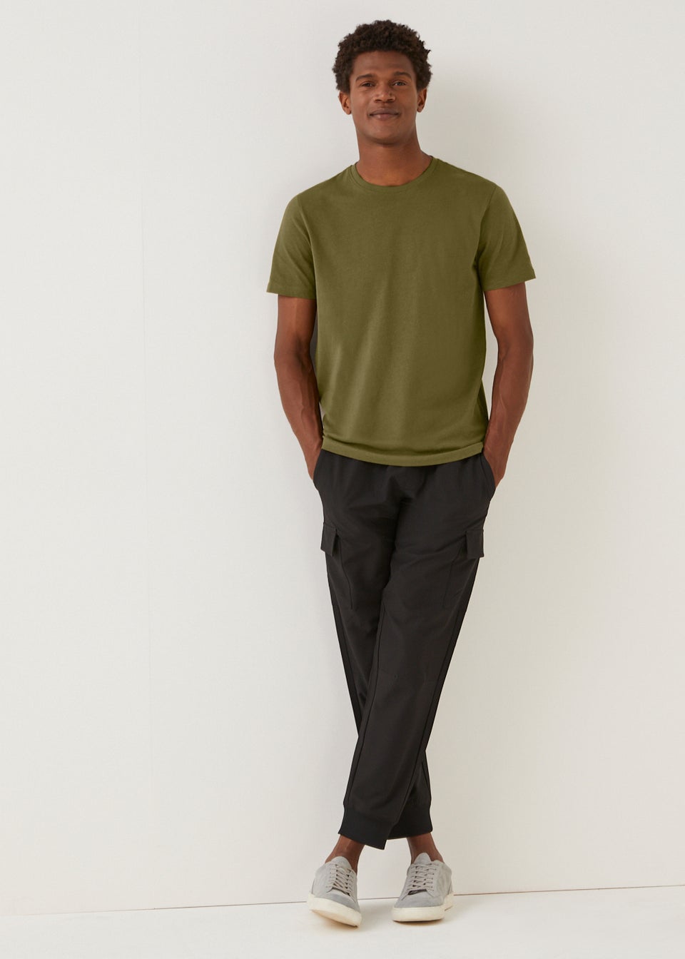 Olive green t outlet shirt outfit