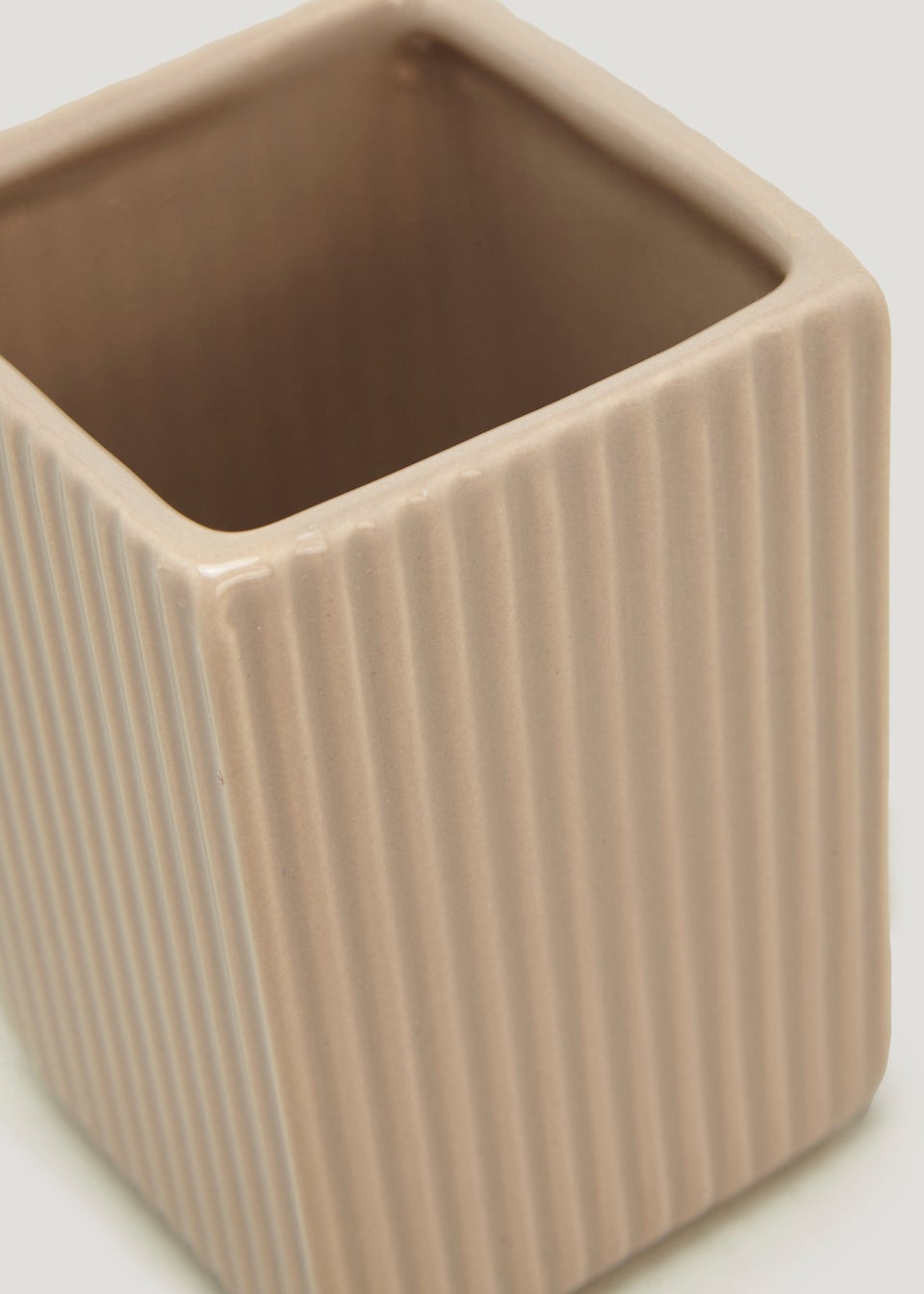 Beige Ridged Square Ceramic Bathroom Tumbler (11cm x 7cm x 7cm)