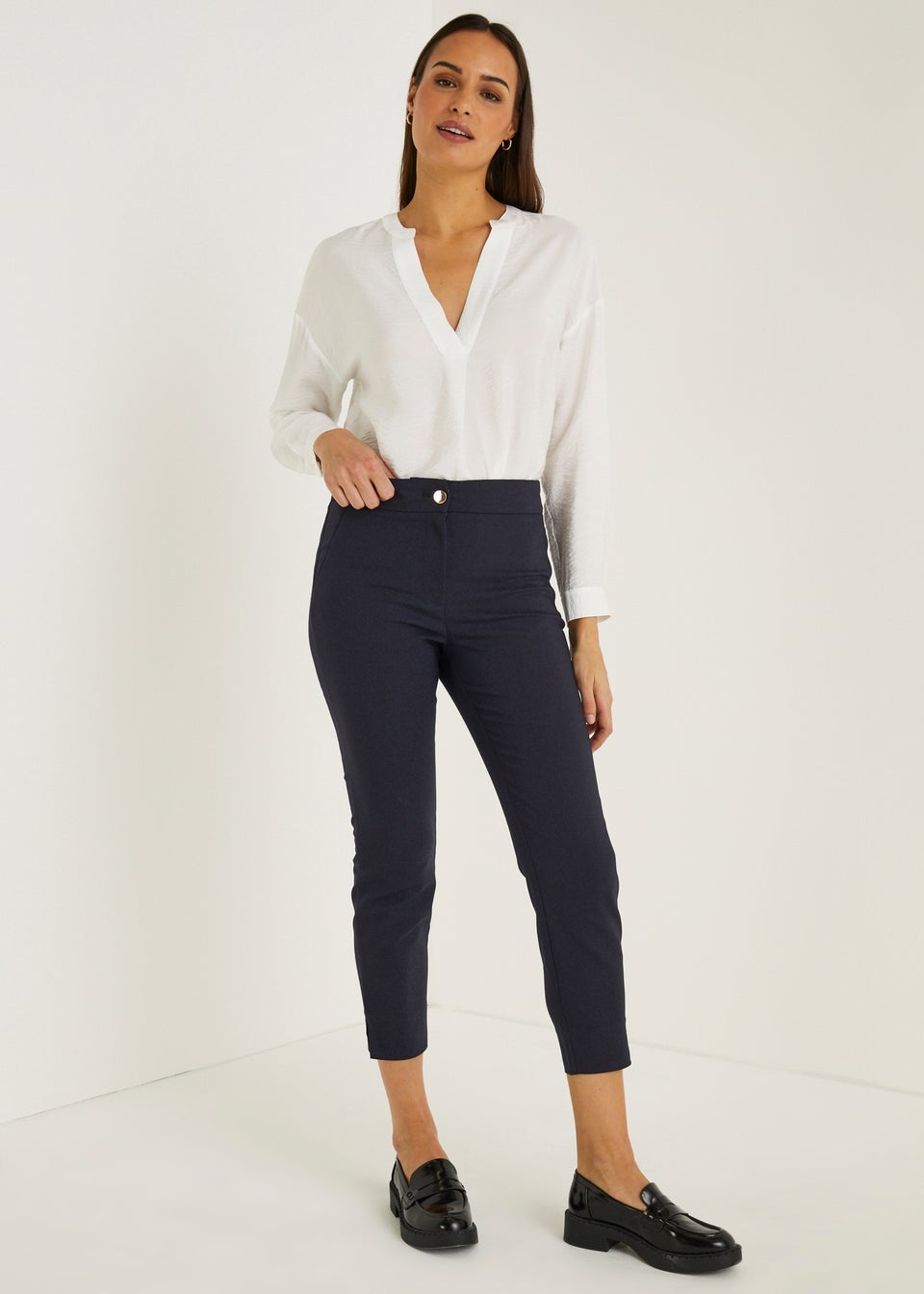 Navy capri trousers 2025