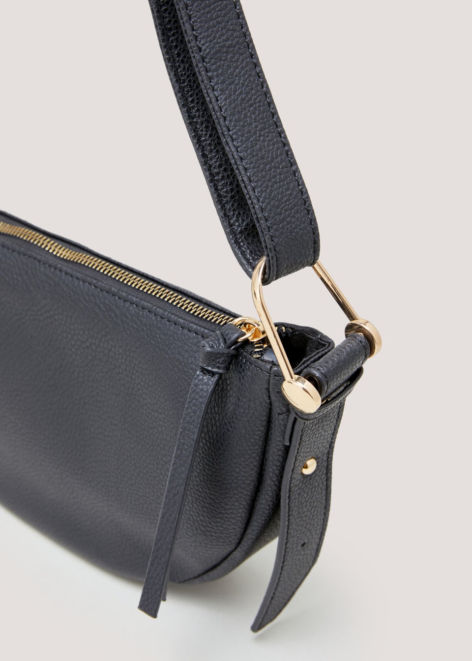 Black Scoop Body Bag