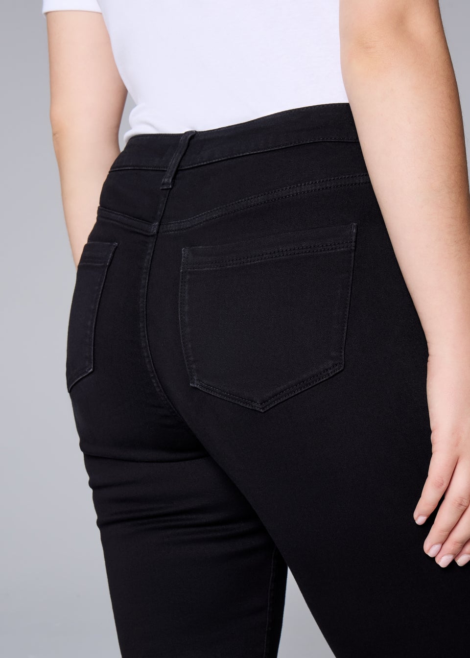 Jolie Black Relaxed Skinny Jeans