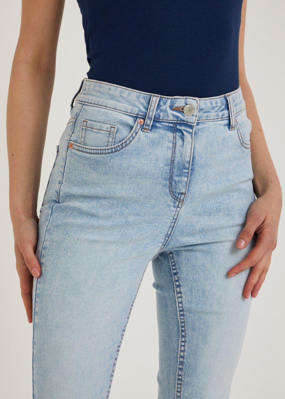 Light wash hotsell skinny jeans women