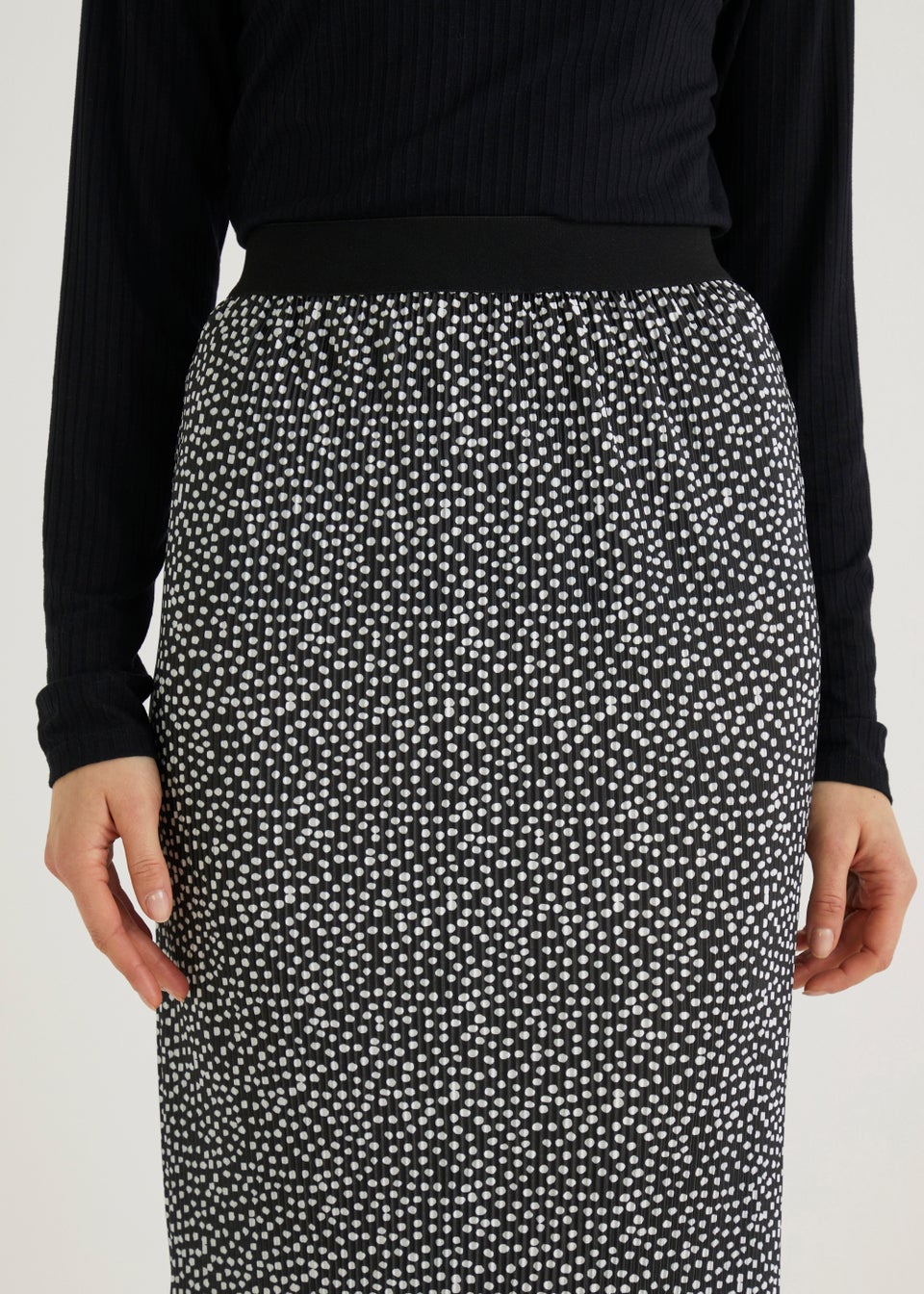 Black & White Spot Plise Midi Skirt