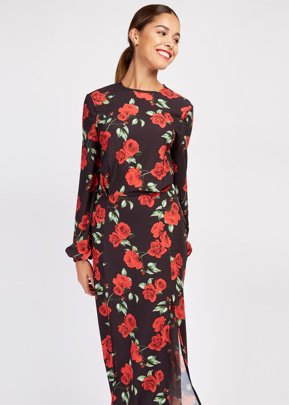 Girls on Film by Dani Dyer Black Floral Crepe Maxi Dress Matalan