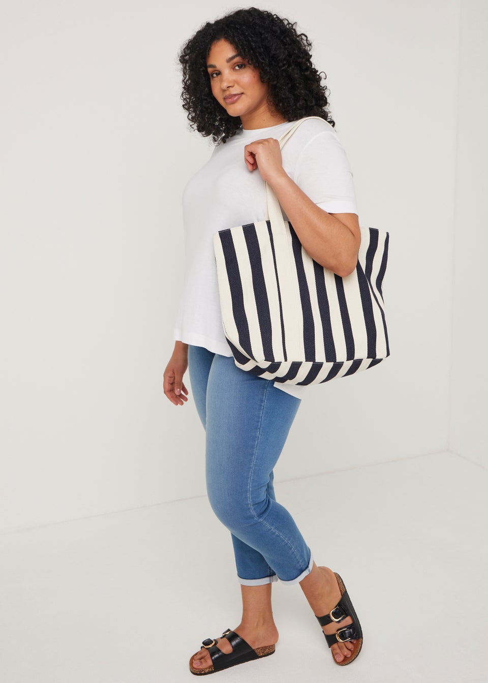 Papaya Curve White Essential T-Shirt