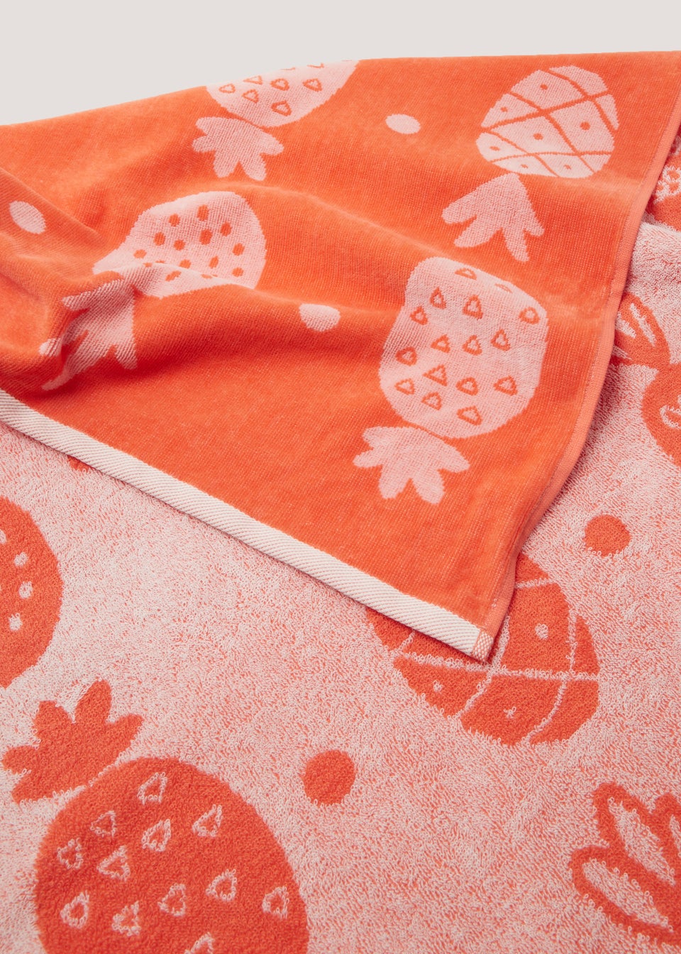 Pink Pineapple Beach Towel (150cm x 70cm)