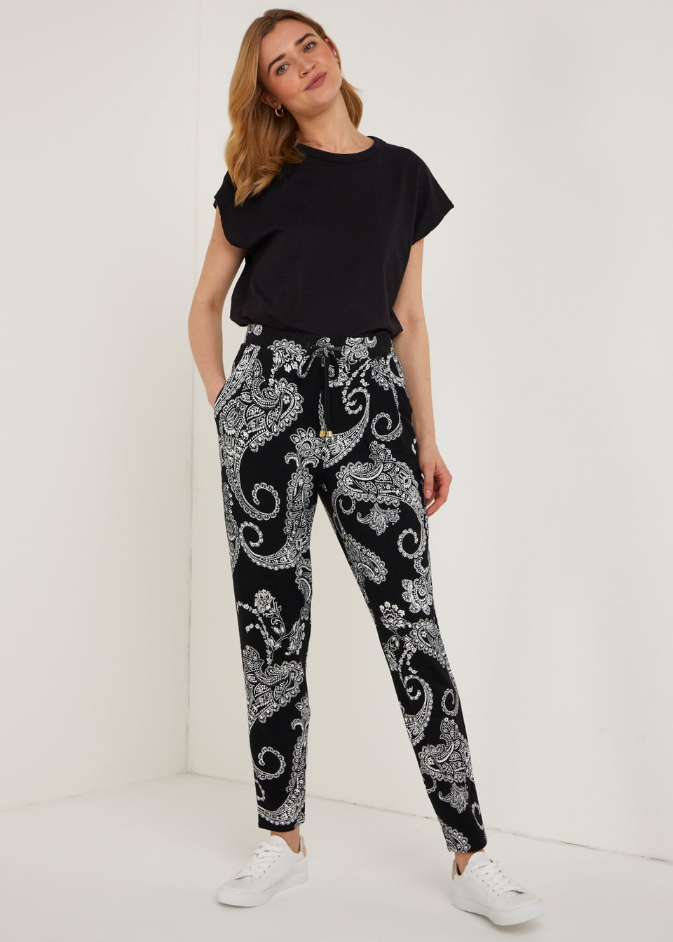 Papaya Petite Black Paisley Print Harem Leggings Matalan