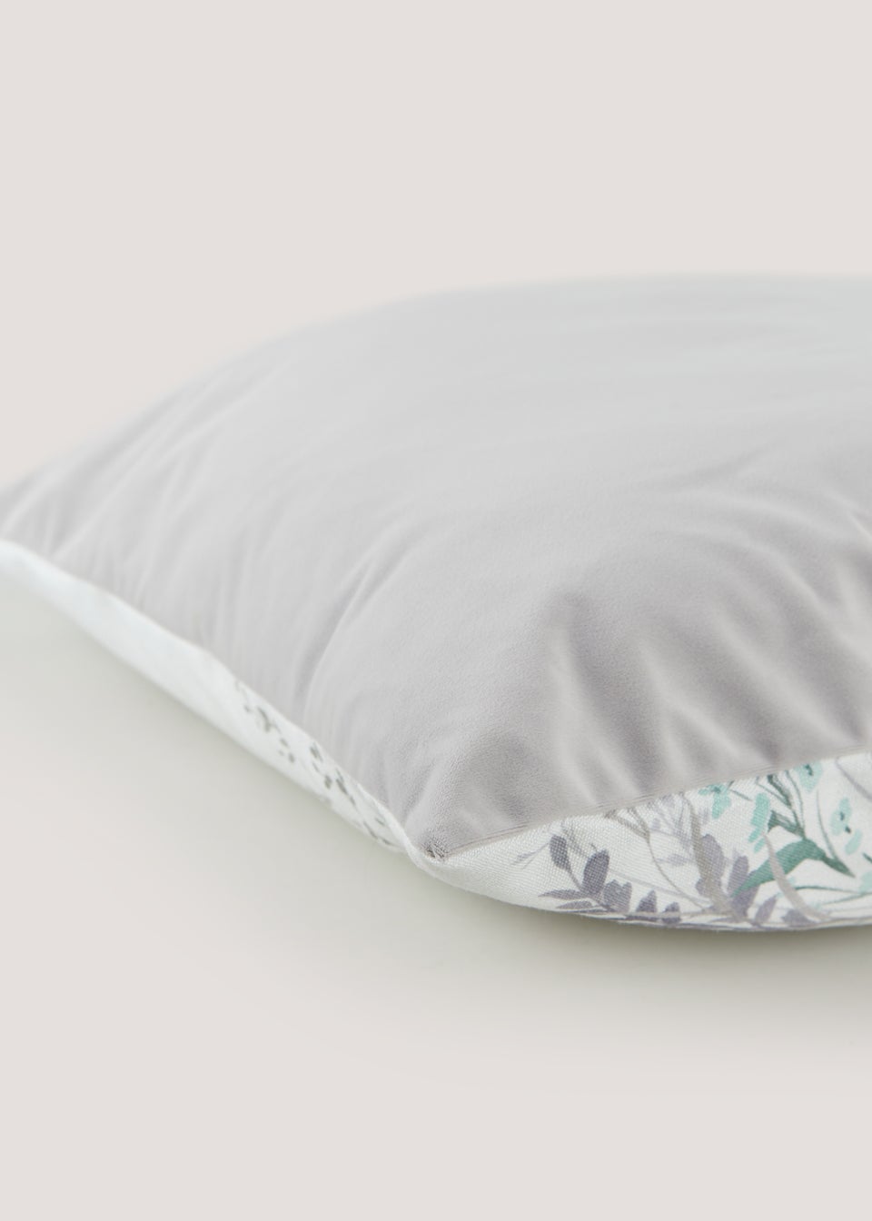 White Floral Cushion (43cm x 43cm)