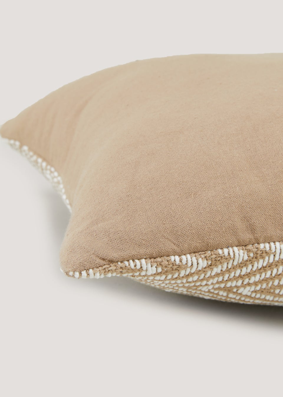 Natural Zigzag Cushion (43cm x 43cm)